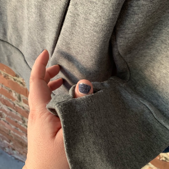 Fabletics Sweatshirt - Picture 5 of 7